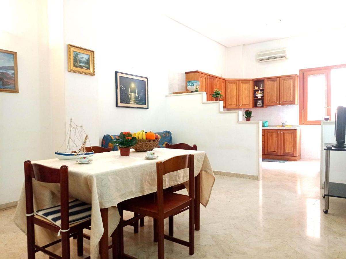 הוילה קאסטלמארה דל גולפו Vacanze Del Corso מראה חיצוני תמונה